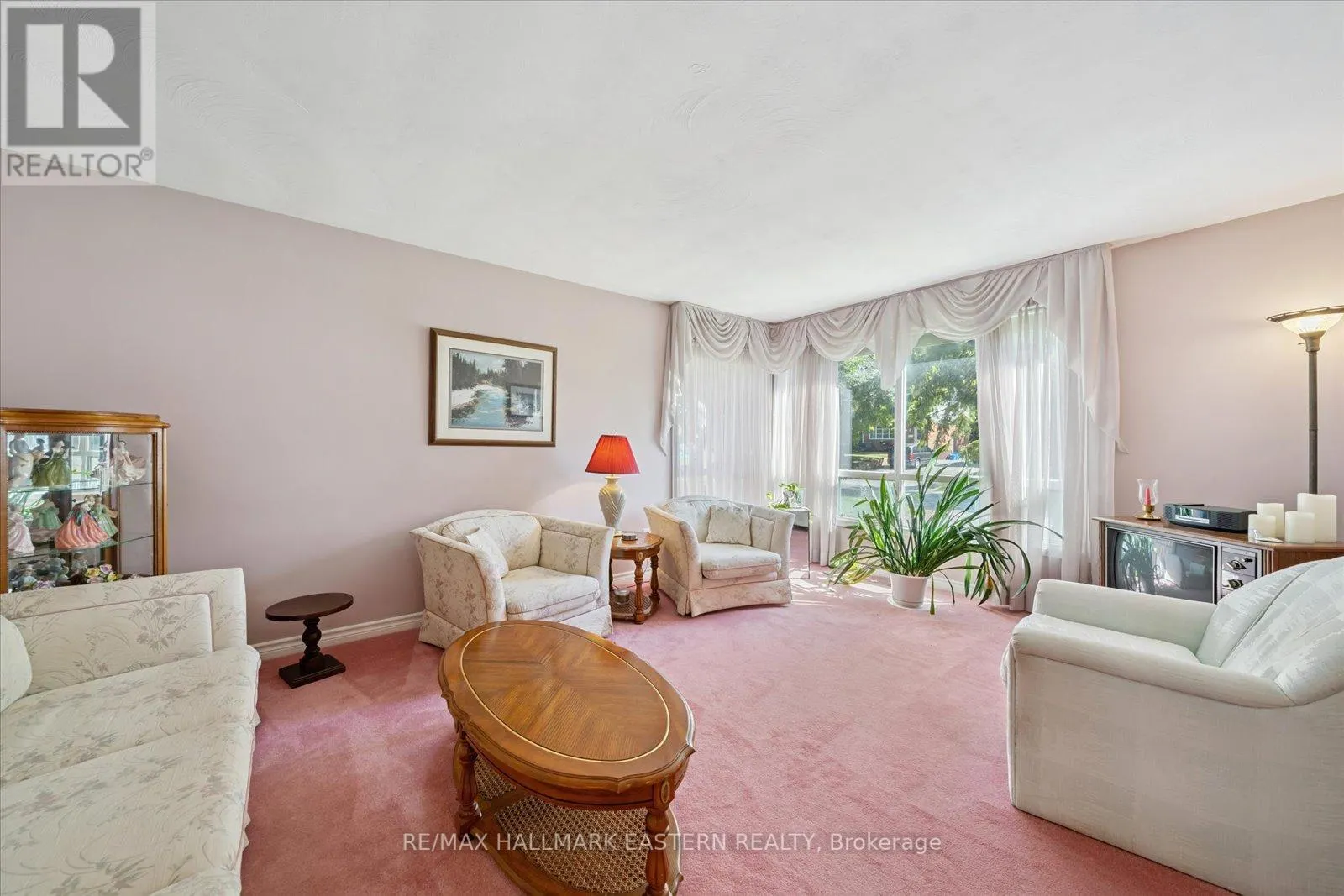 33 SPRINGBROOK DRIVE