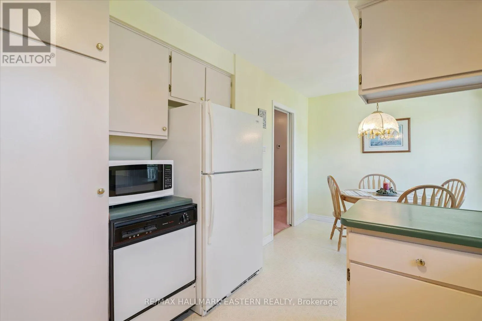 33 SPRINGBROOK DRIVE