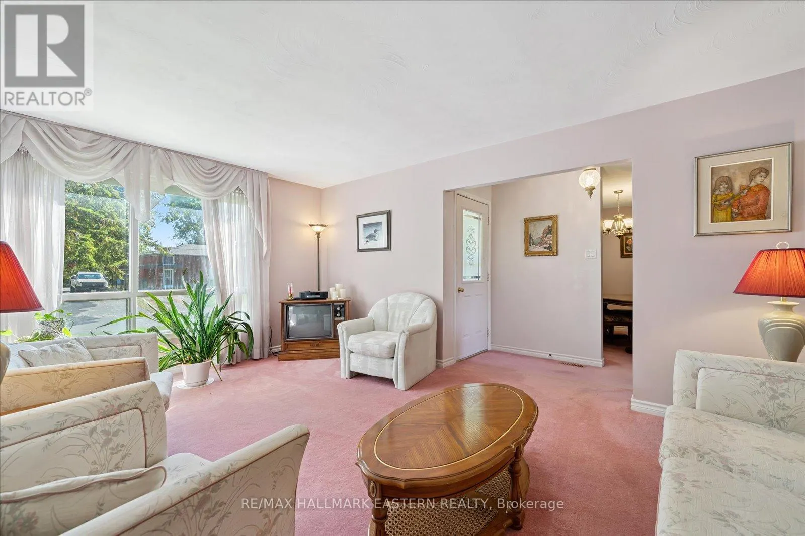 33 SPRINGBROOK DRIVE