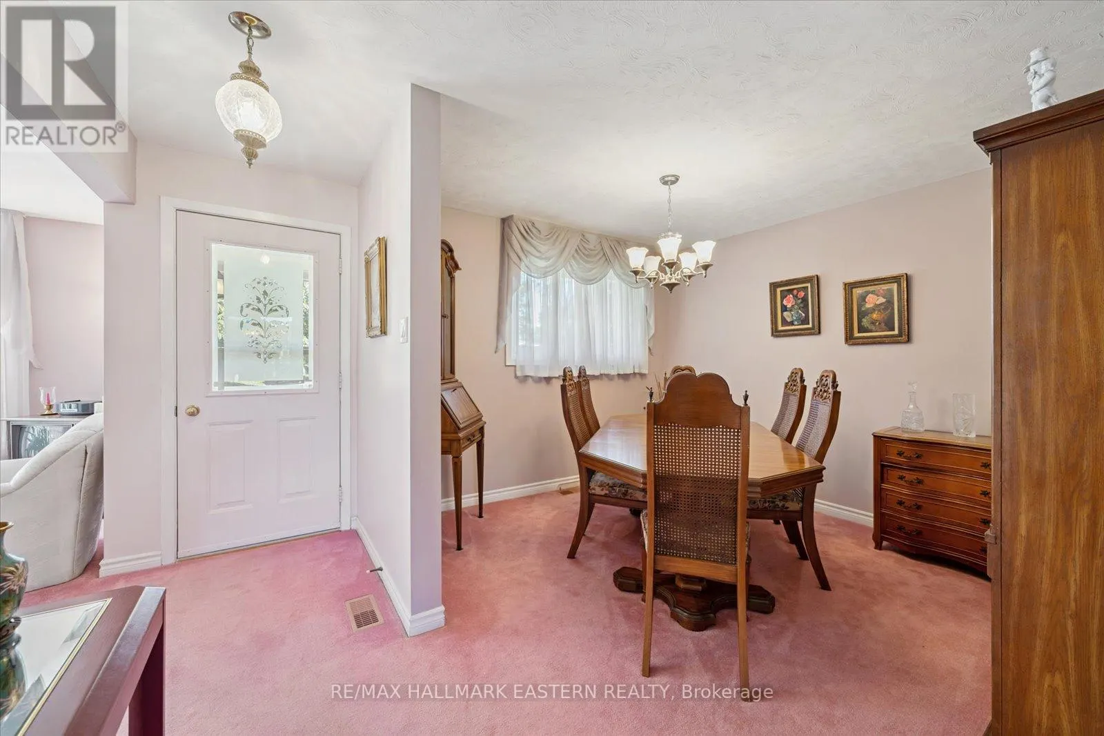 33 SPRINGBROOK DRIVE