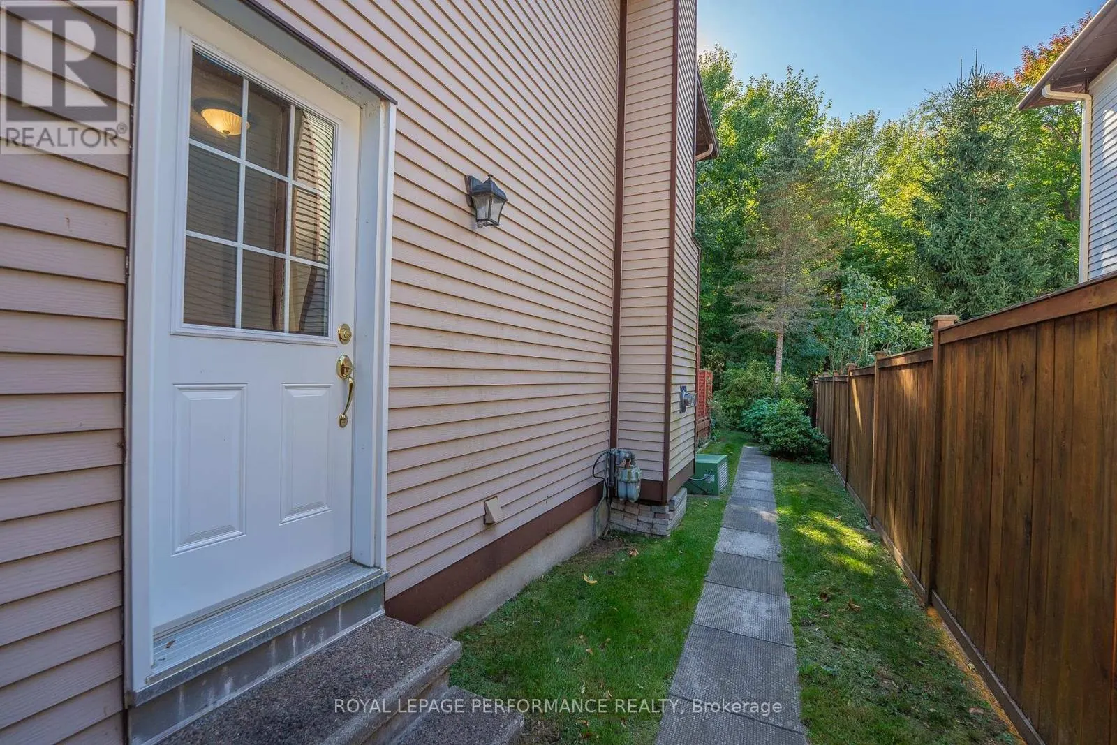1848 THISTLELEAF CRESCENT