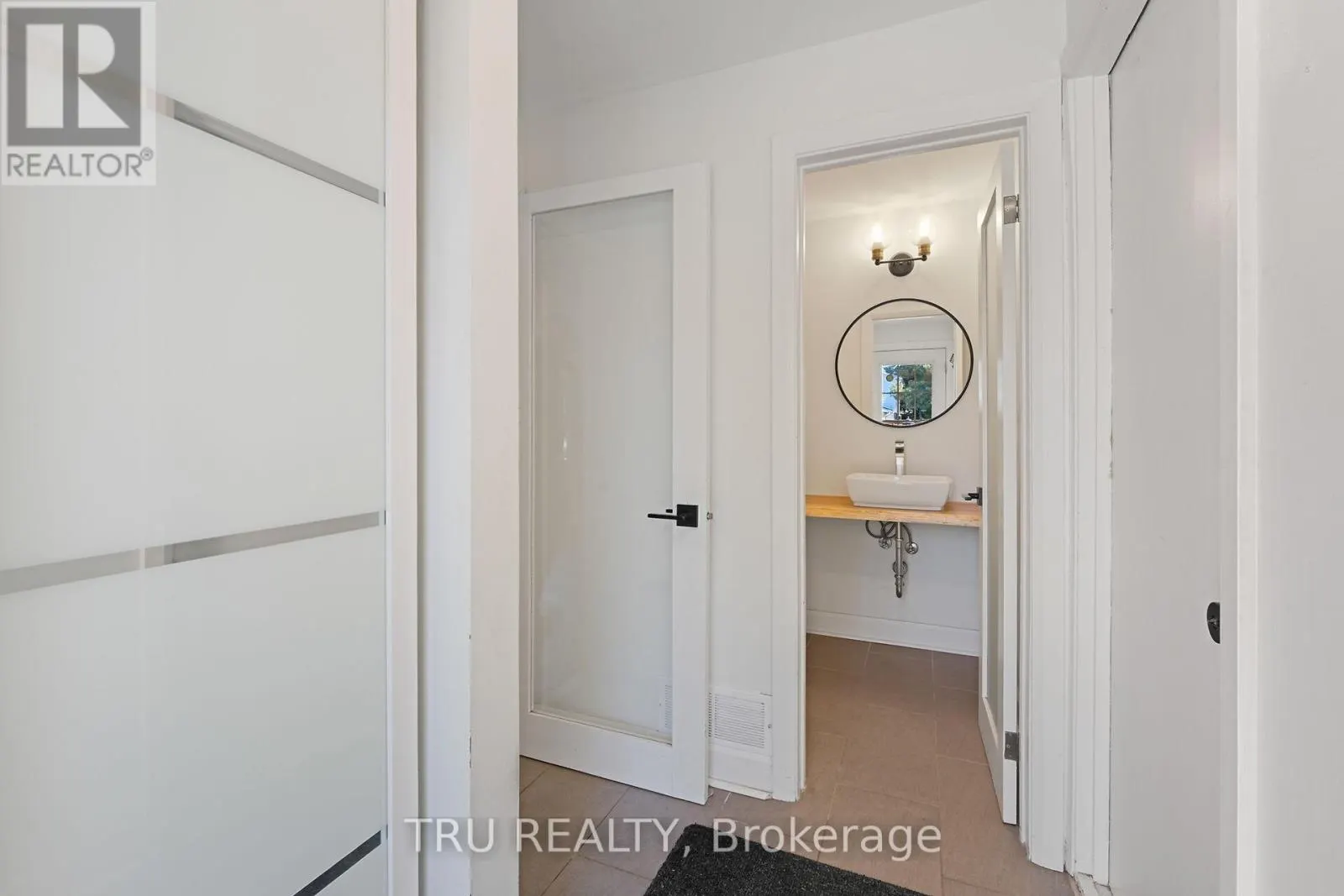 12 APACHE CRESCENT
