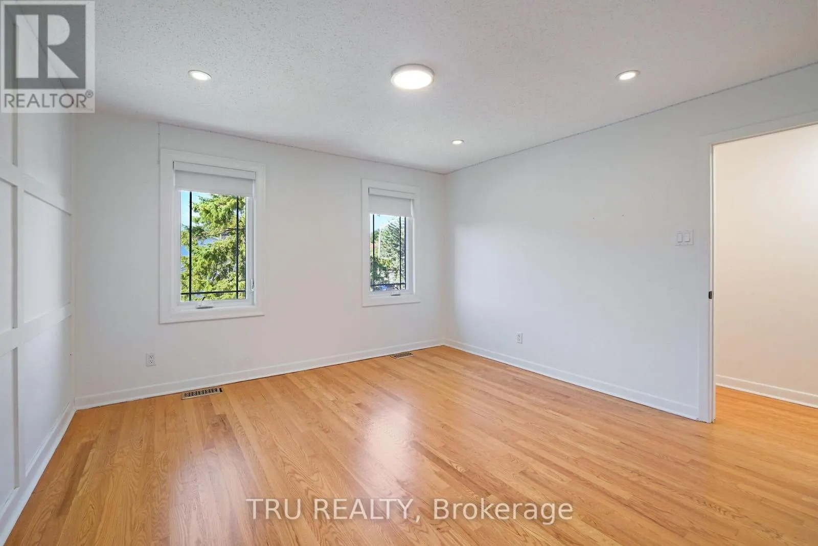 12 APACHE CRESCENT