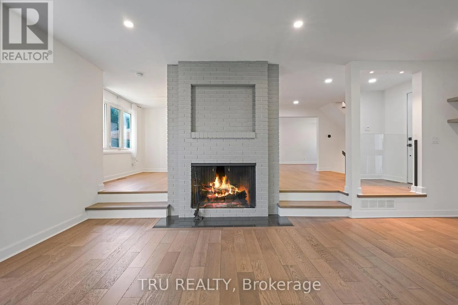 12 APACHE CRESCENT