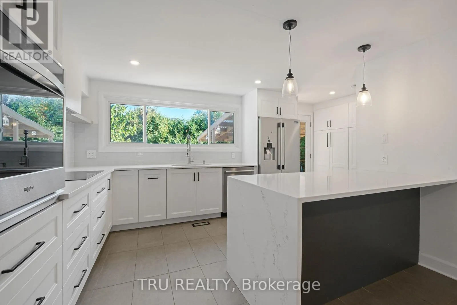 12 APACHE CRESCENT