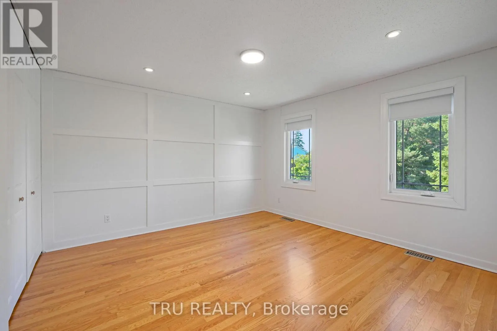 12 APACHE CRESCENT