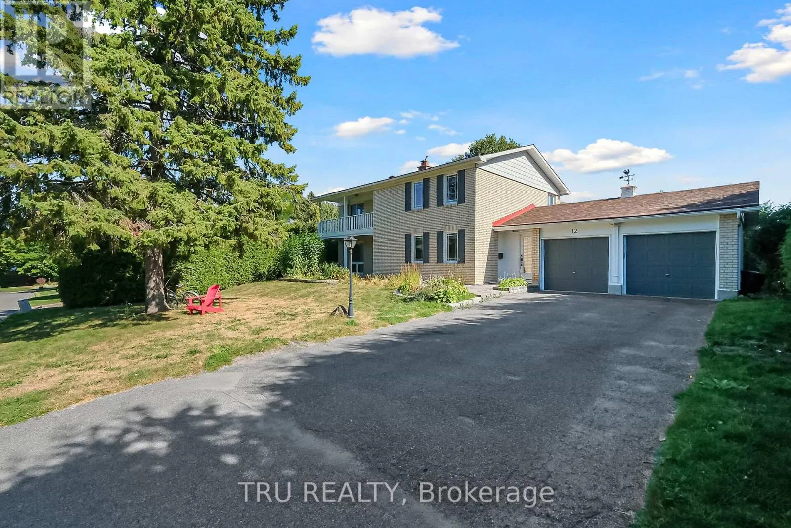12 APACHE CRESCENT