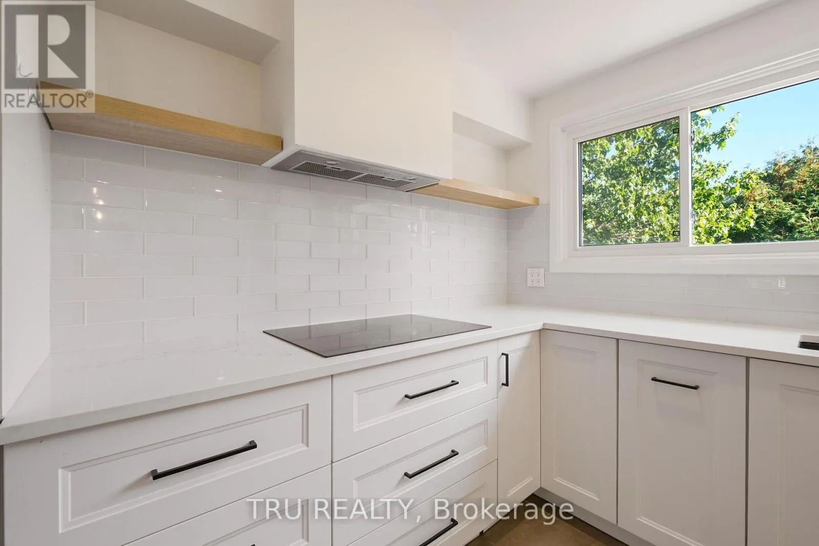 12 APACHE CRESCENT