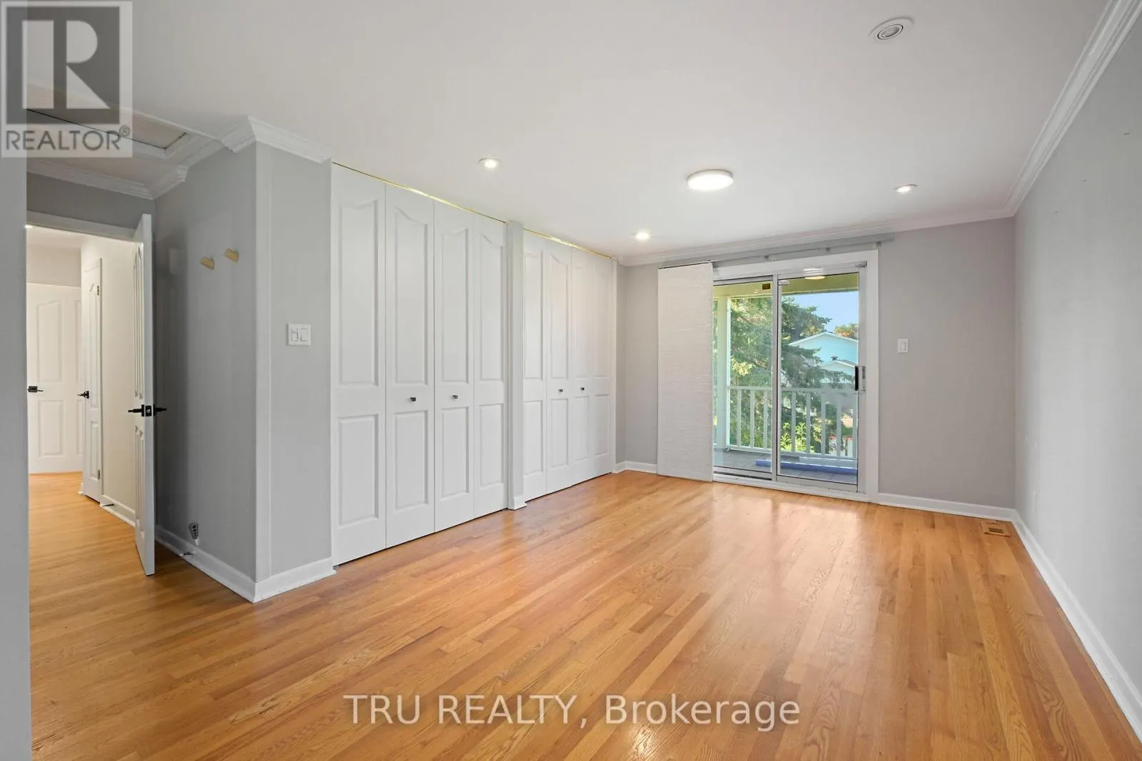 12 APACHE CRESCENT