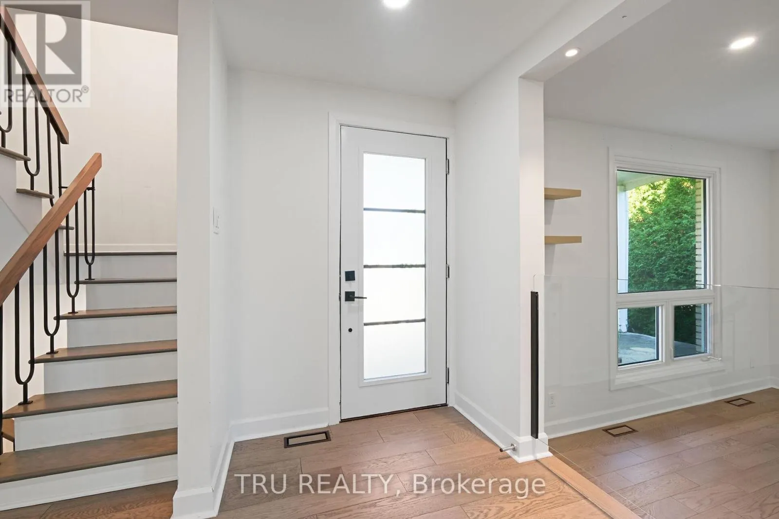12 APACHE CRESCENT