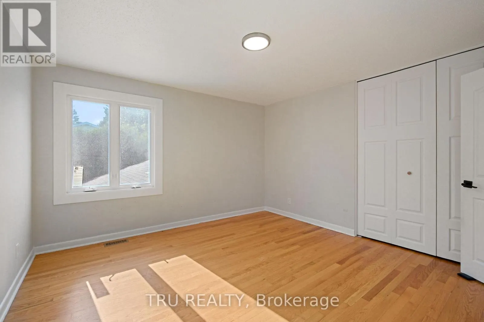 12 APACHE CRESCENT