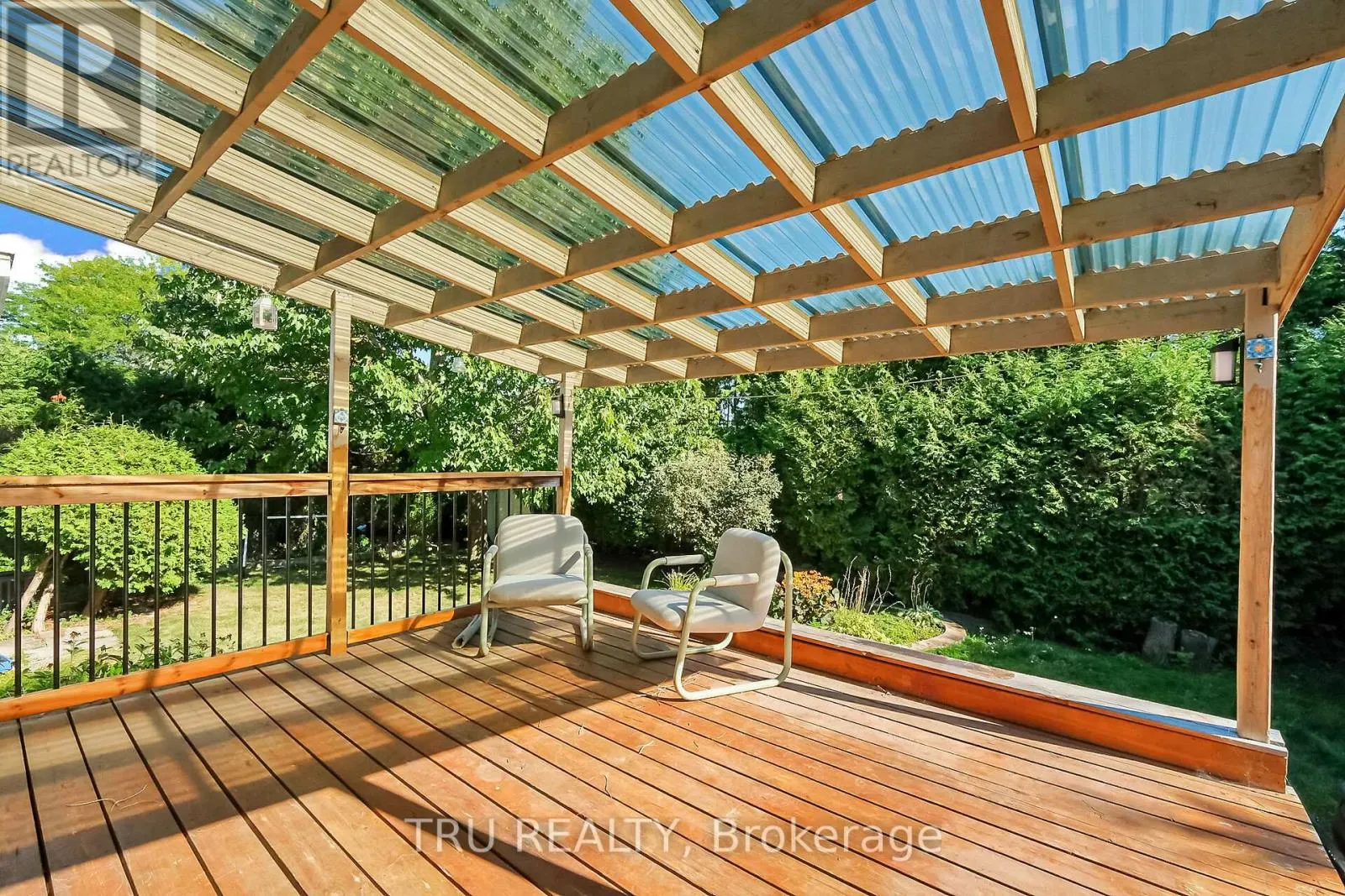 12 APACHE CRESCENT