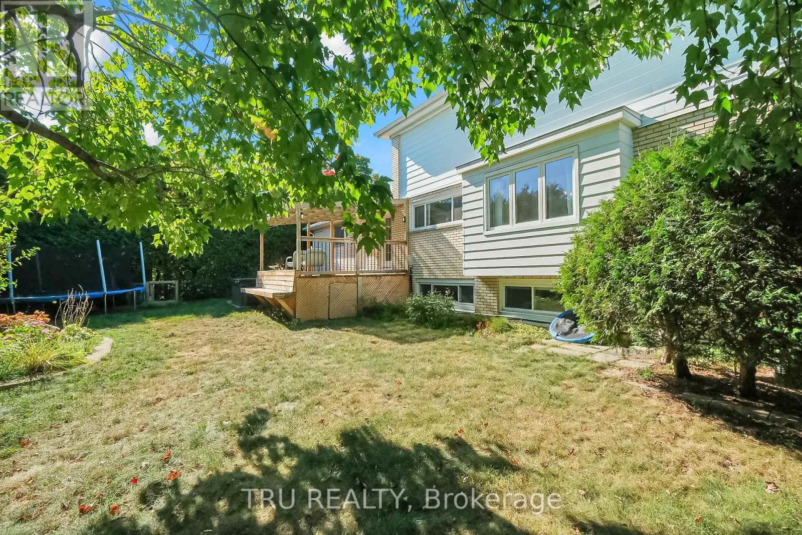 12 APACHE CRESCENT