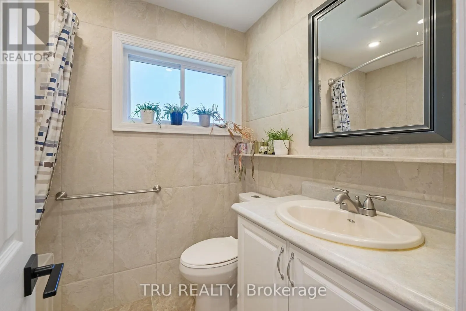 12 APACHE CRESCENT