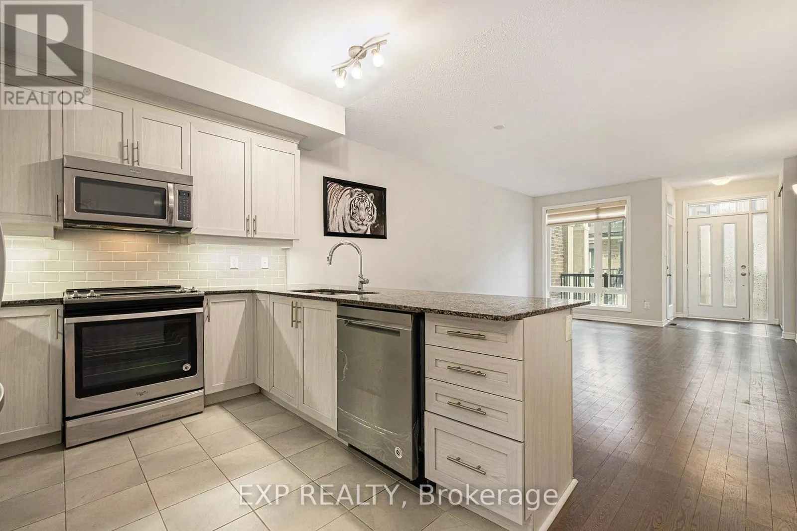 274 PEMBINA PRIVATE