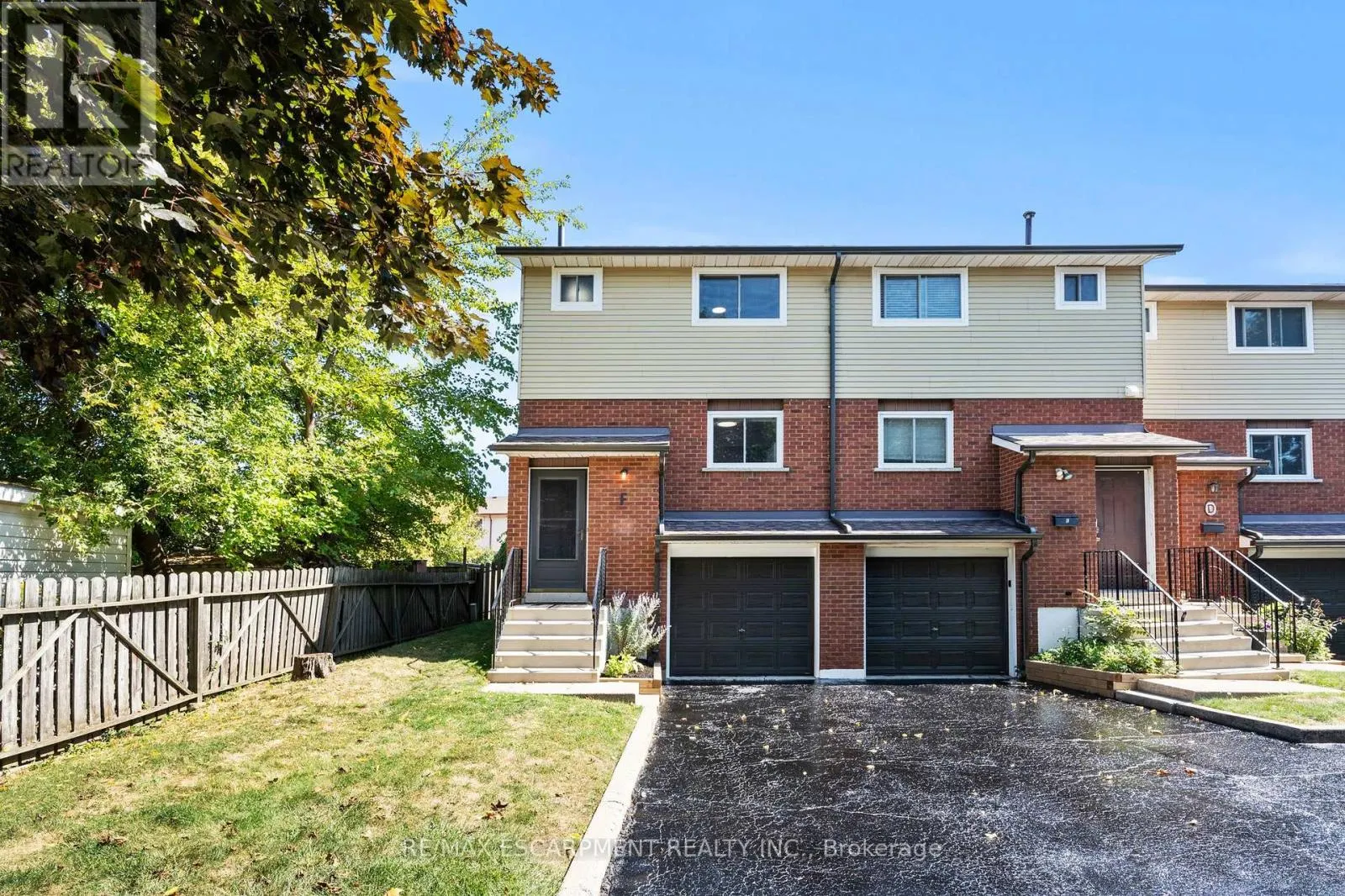 F - 924 MOHAWK ROAD W