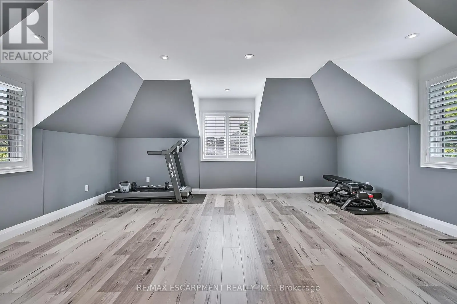 9 VALLEY RIDGE LANE