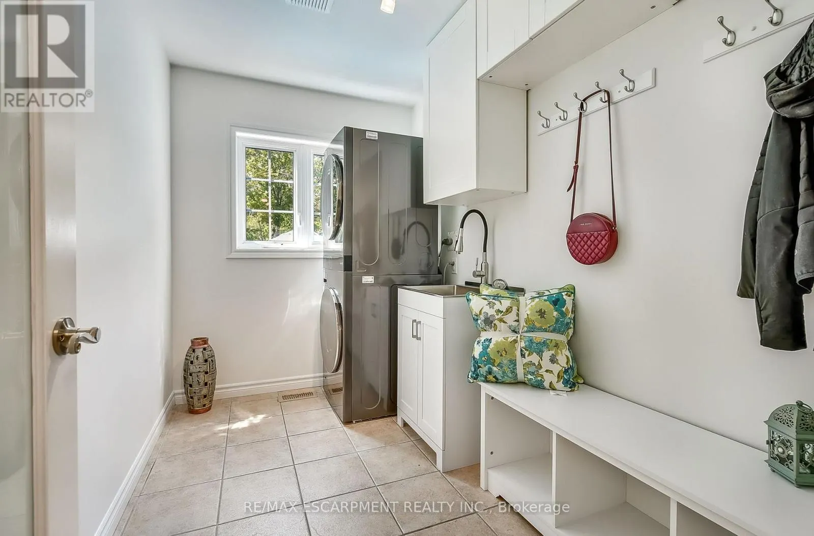 9 VALLEY RIDGE LANE