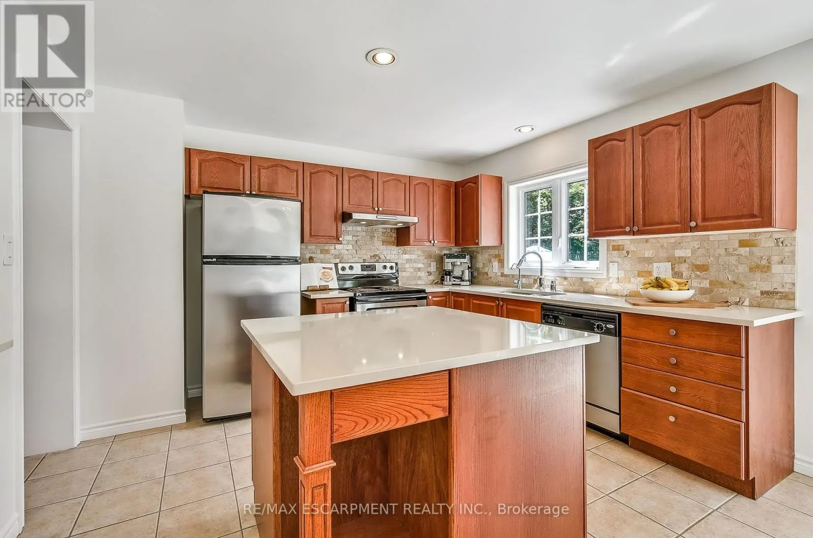 9 VALLEY RIDGE LANE