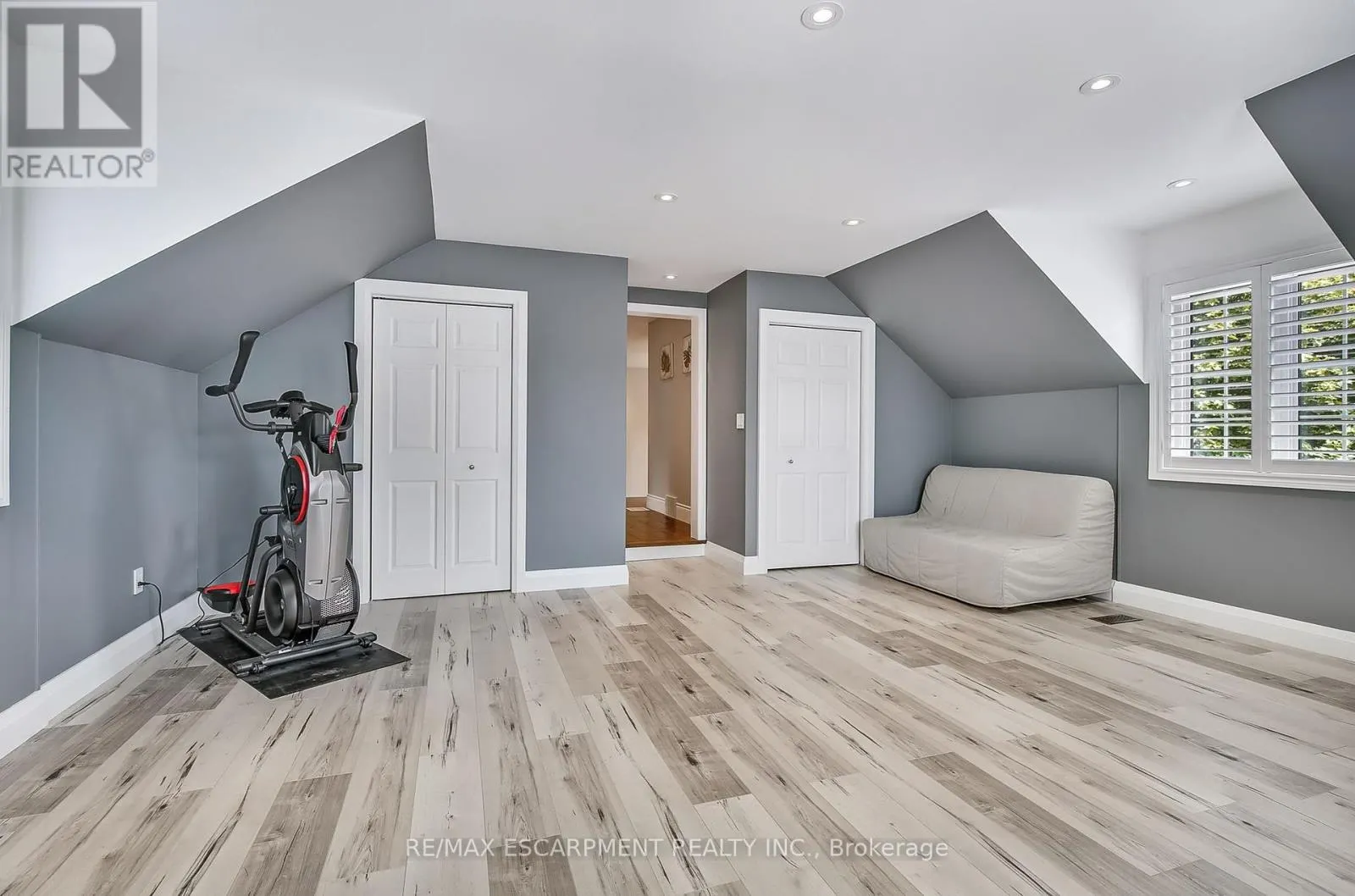 9 VALLEY RIDGE LANE