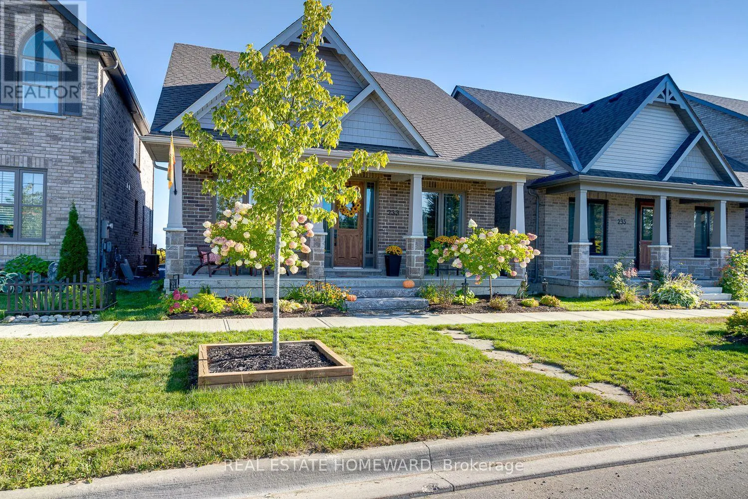 233 STRACHAN STREET