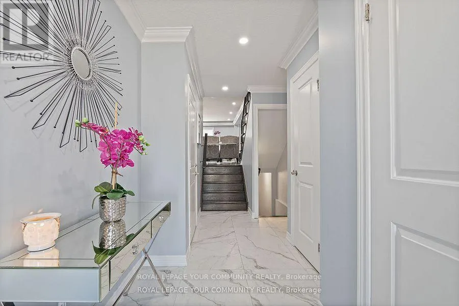 19 BETHUNE AVENUE