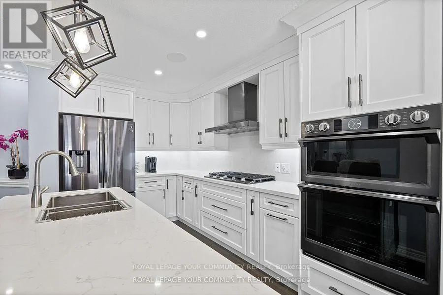 19 BETHUNE AVENUE