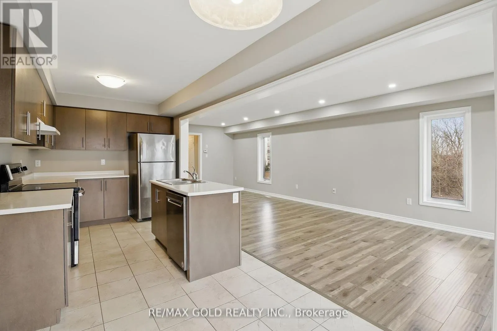 28 - 755 LINDEN DRIVE