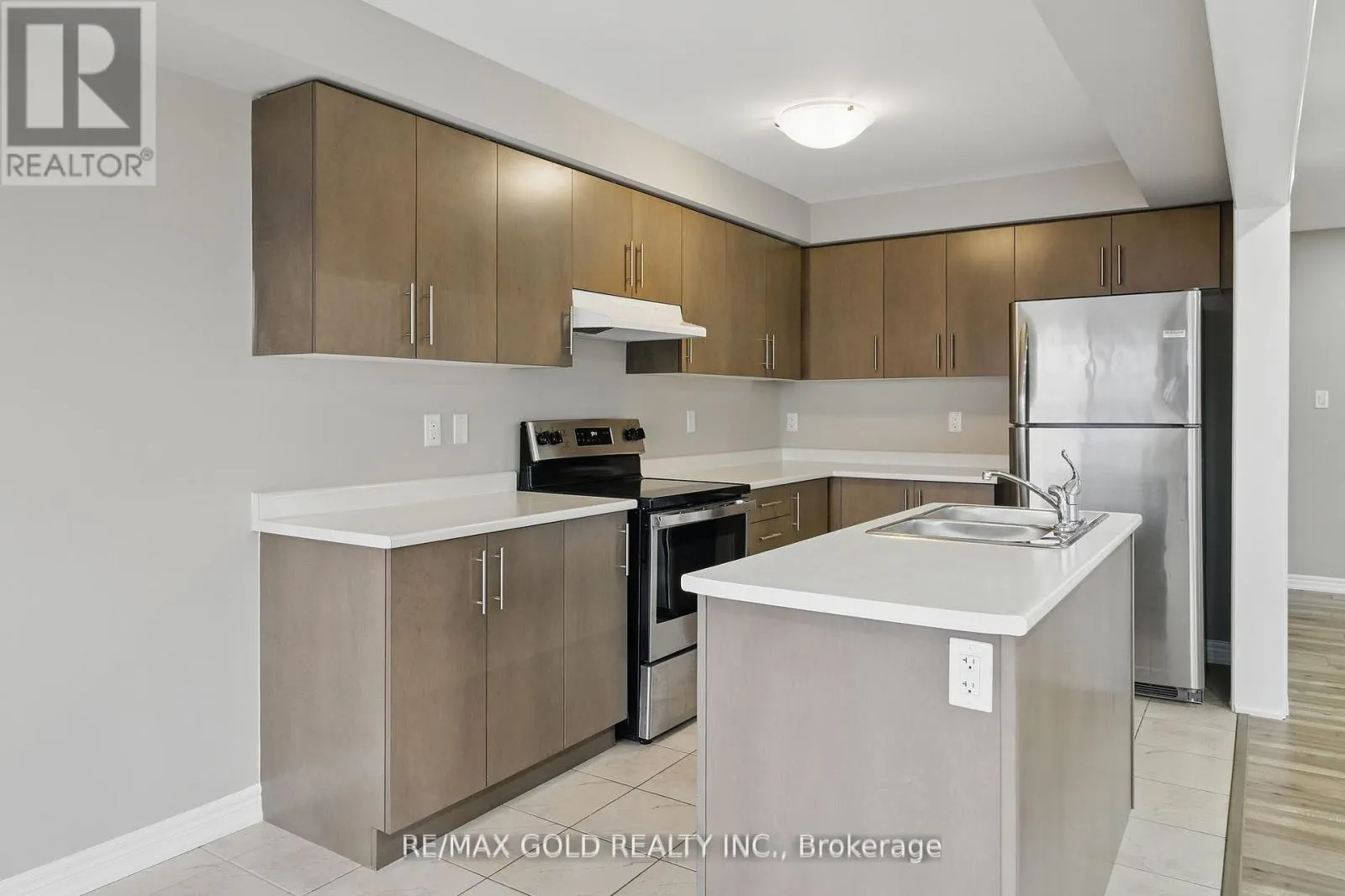 28 - 755 LINDEN DRIVE