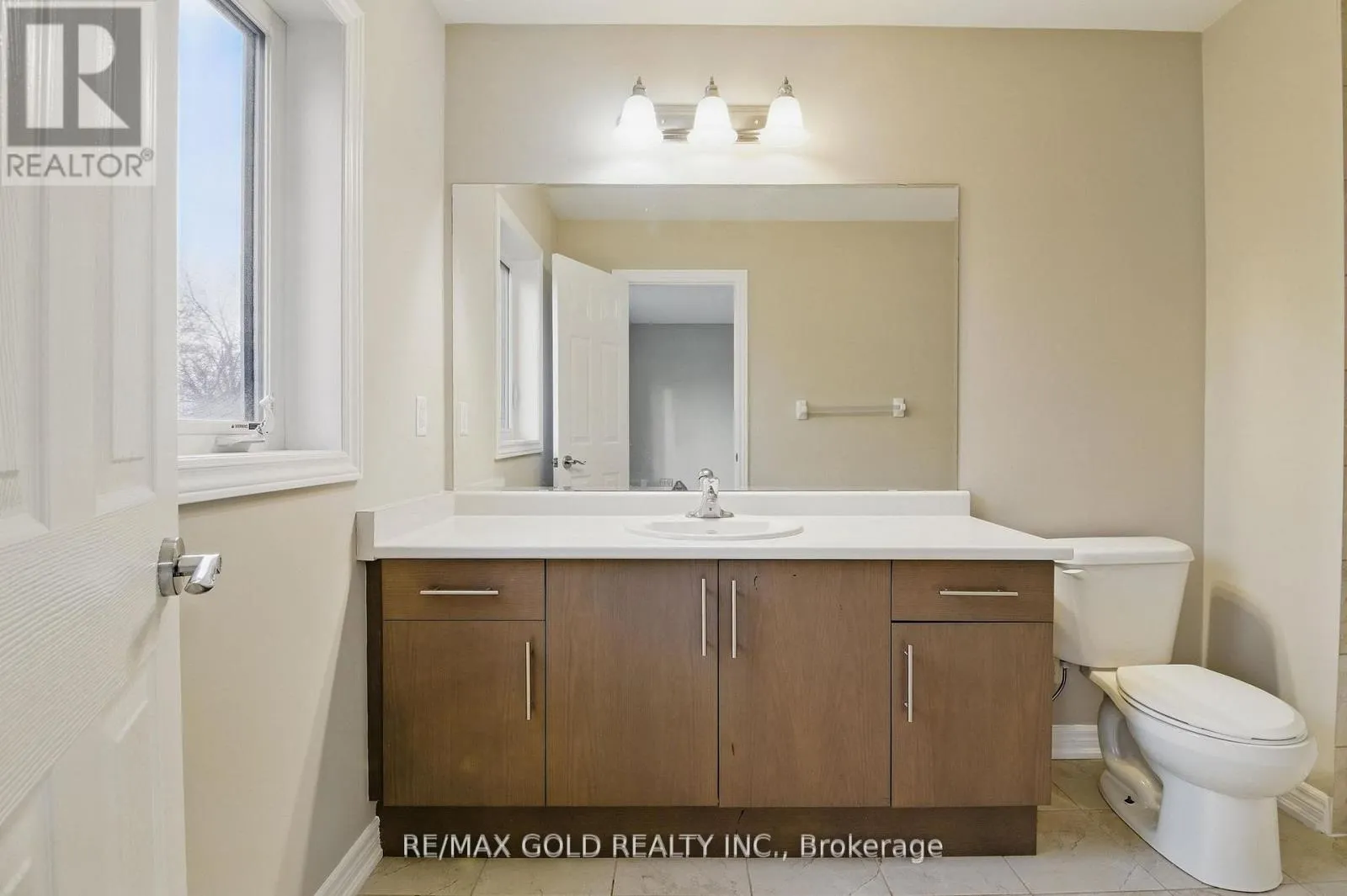 28 - 755 LINDEN DRIVE