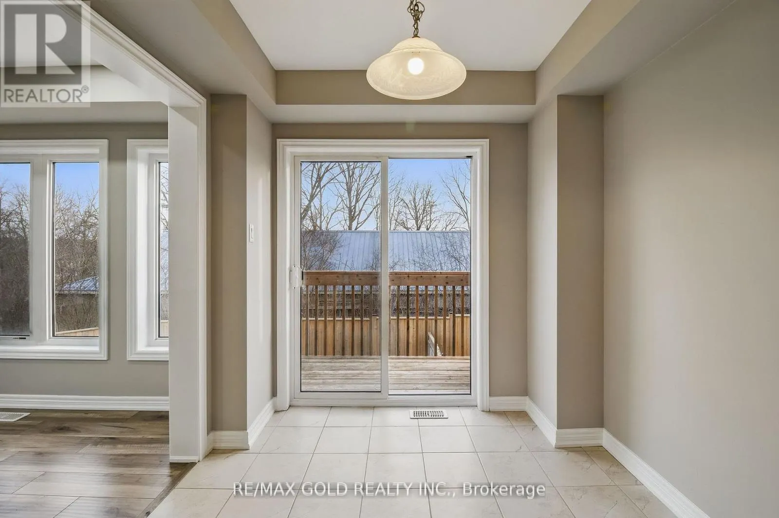 28 - 755 LINDEN DRIVE