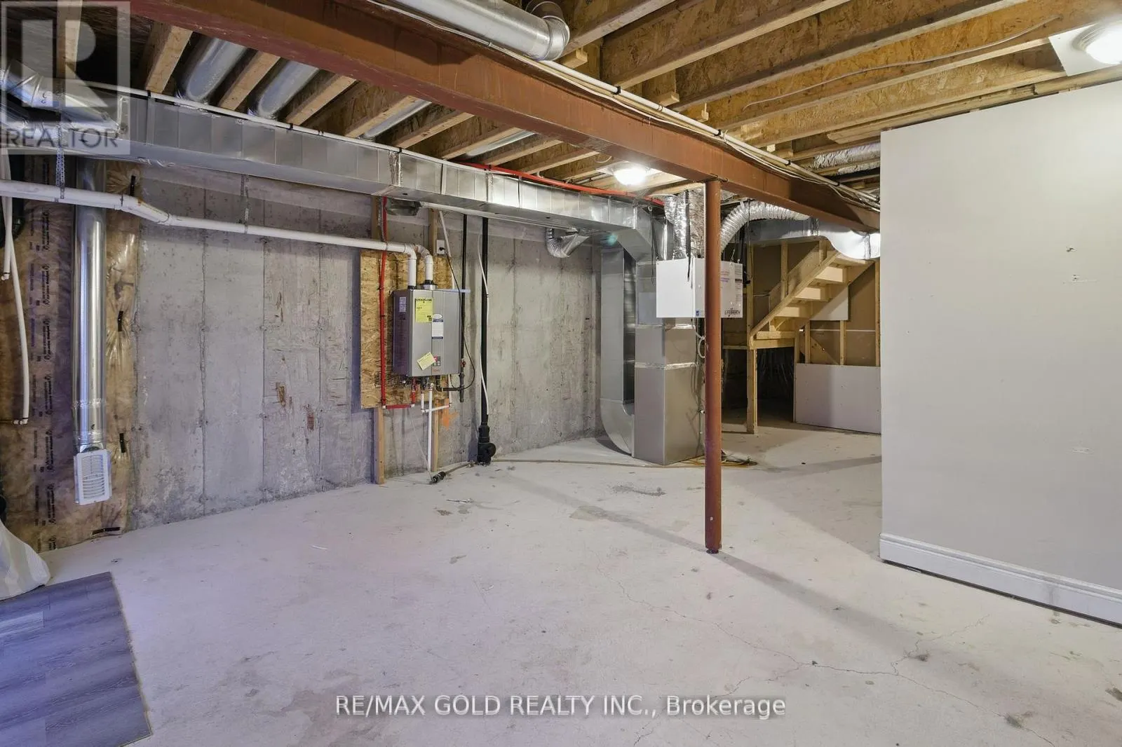 28 - 755 LINDEN DRIVE