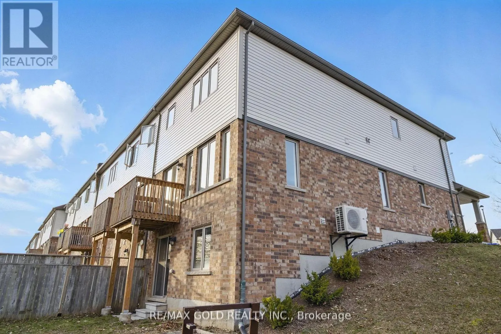 28 - 755 LINDEN DRIVE