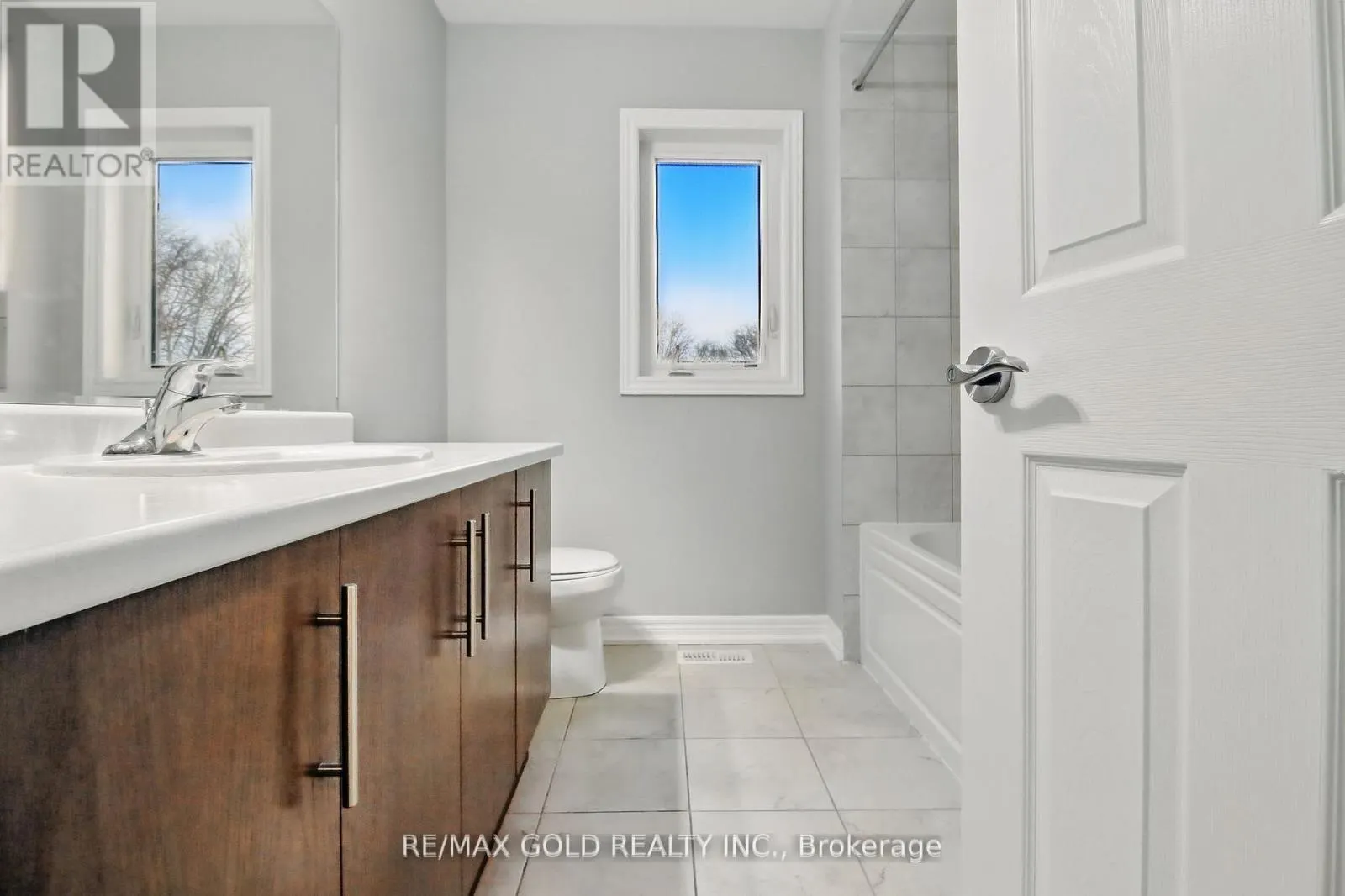 28 - 755 LINDEN DRIVE