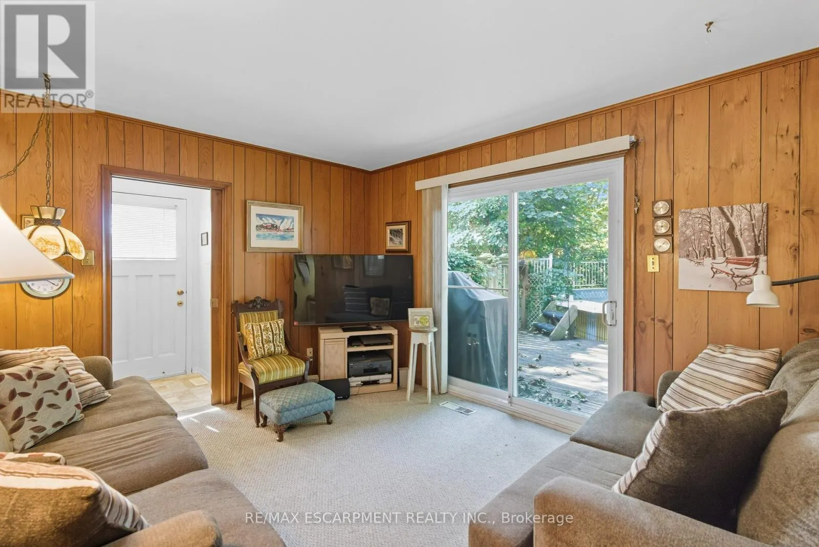 20 CRESTWOOD DRIVE