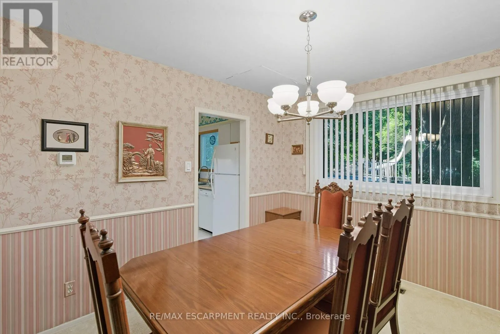 20 CRESTWOOD DRIVE