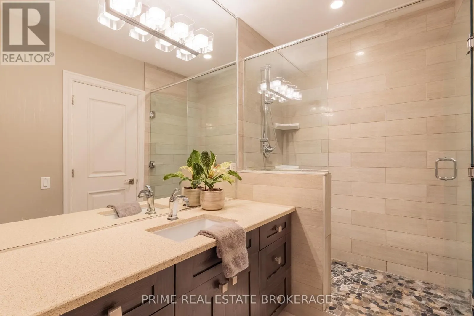 565 EAGLETRACE DRIVE