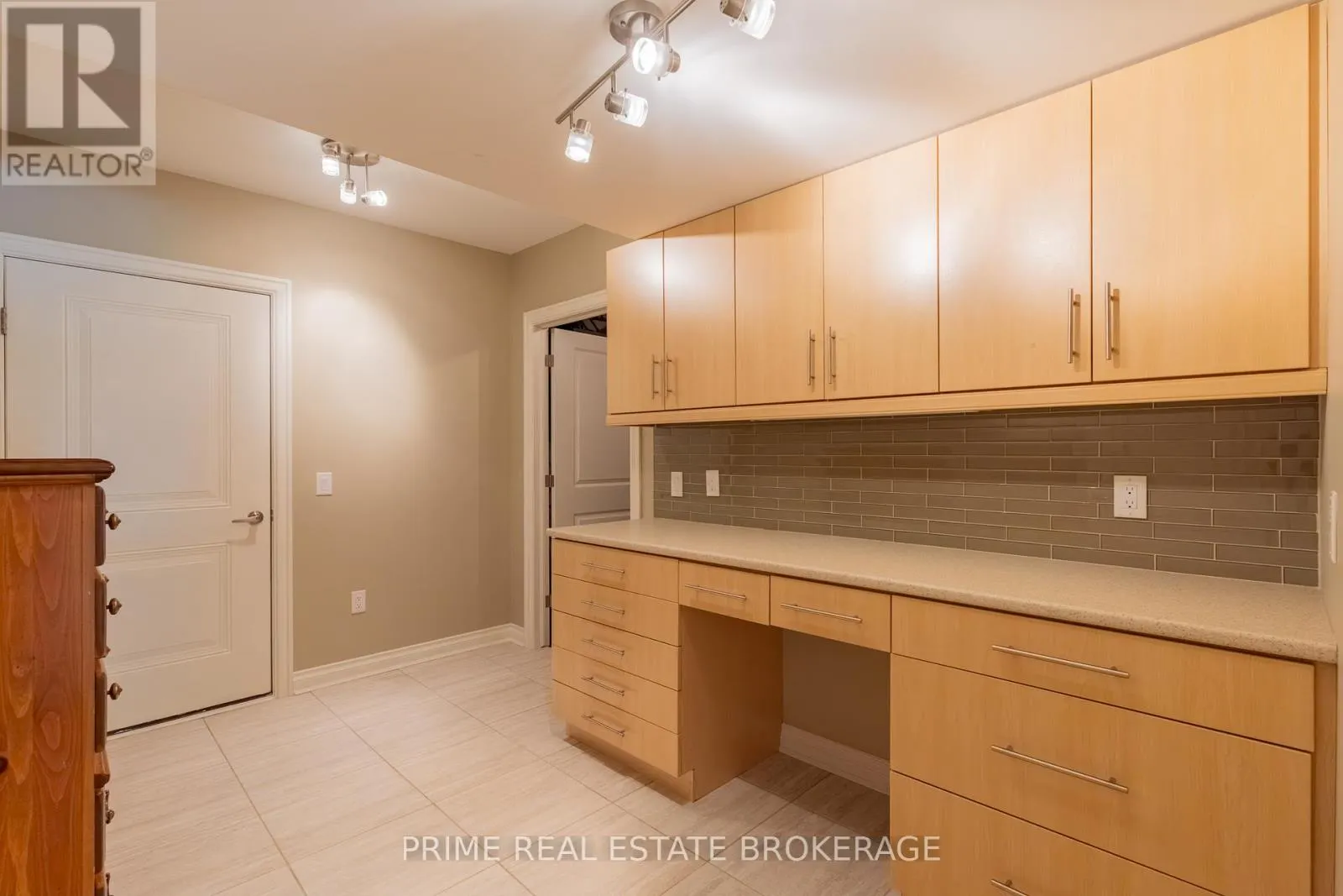 565 EAGLETRACE DRIVE