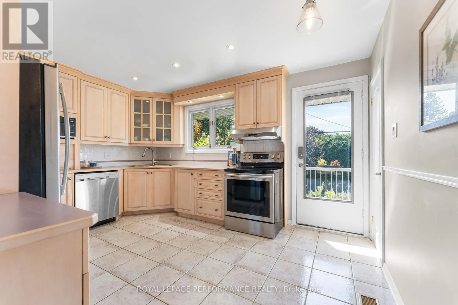 1044 CROMWELL DRIVE