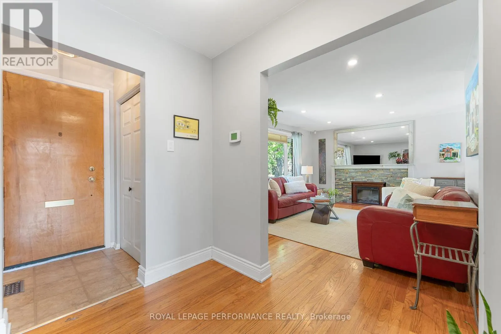 1044 CROMWELL DRIVE