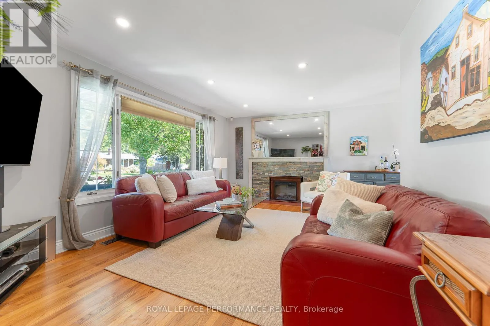 1044 CROMWELL DRIVE