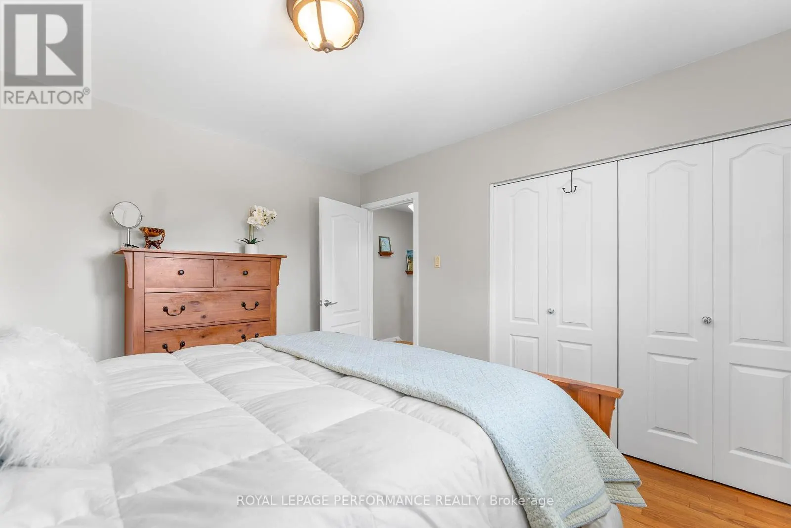 1044 CROMWELL DRIVE
