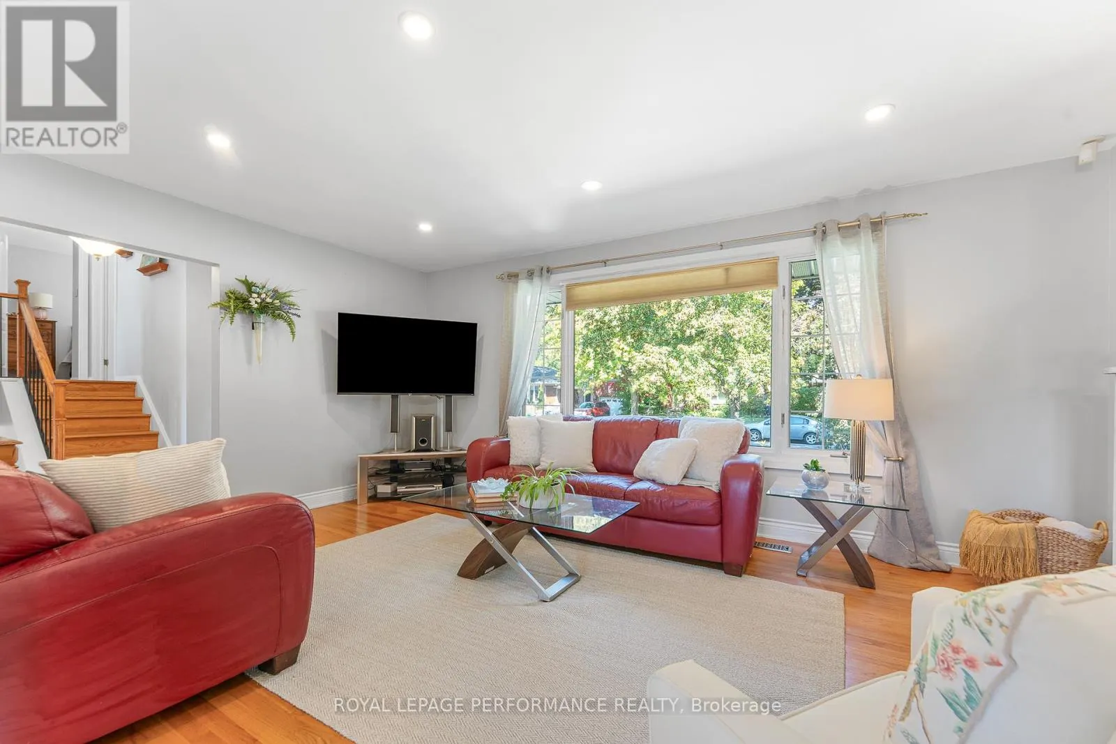 1044 CROMWELL DRIVE