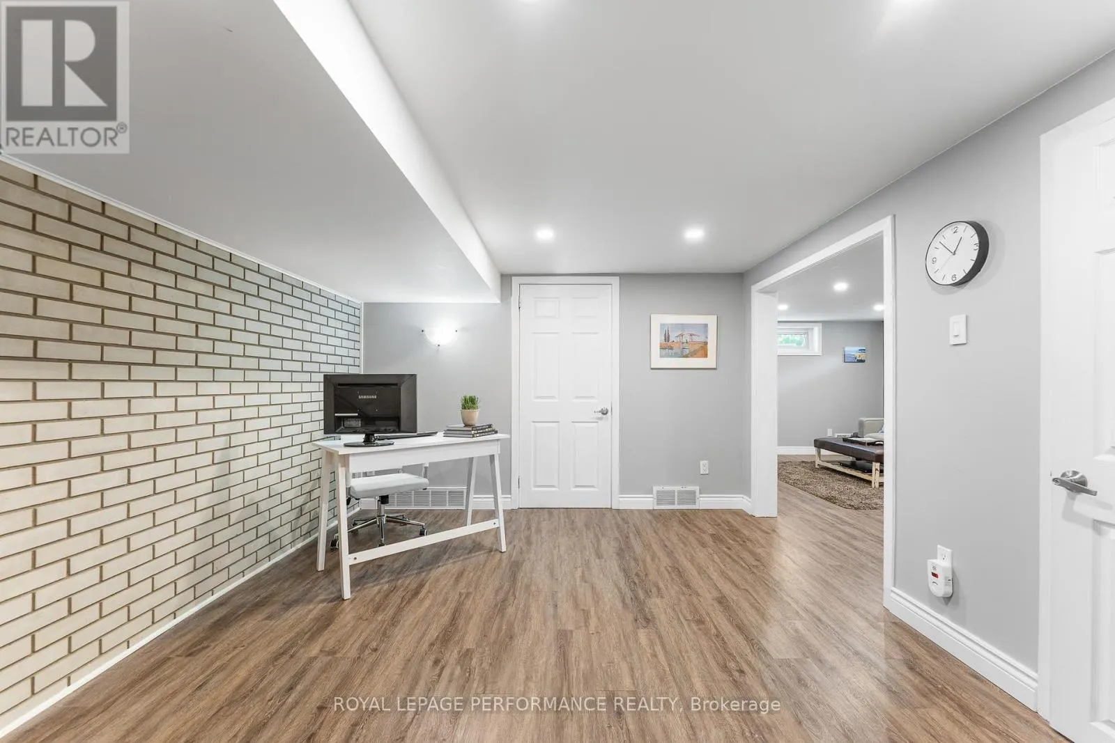 1044 CROMWELL DRIVE