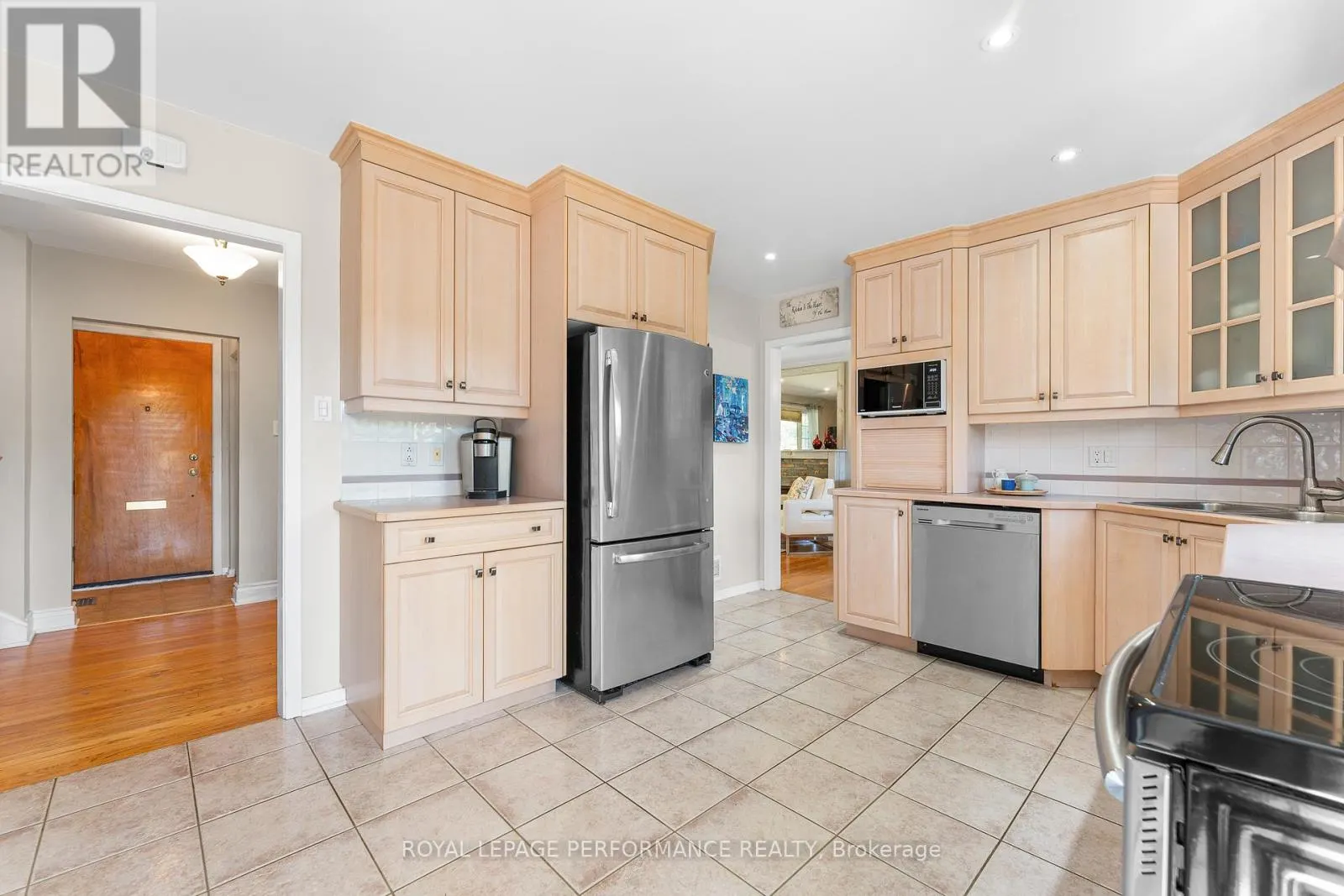 1044 CROMWELL DRIVE