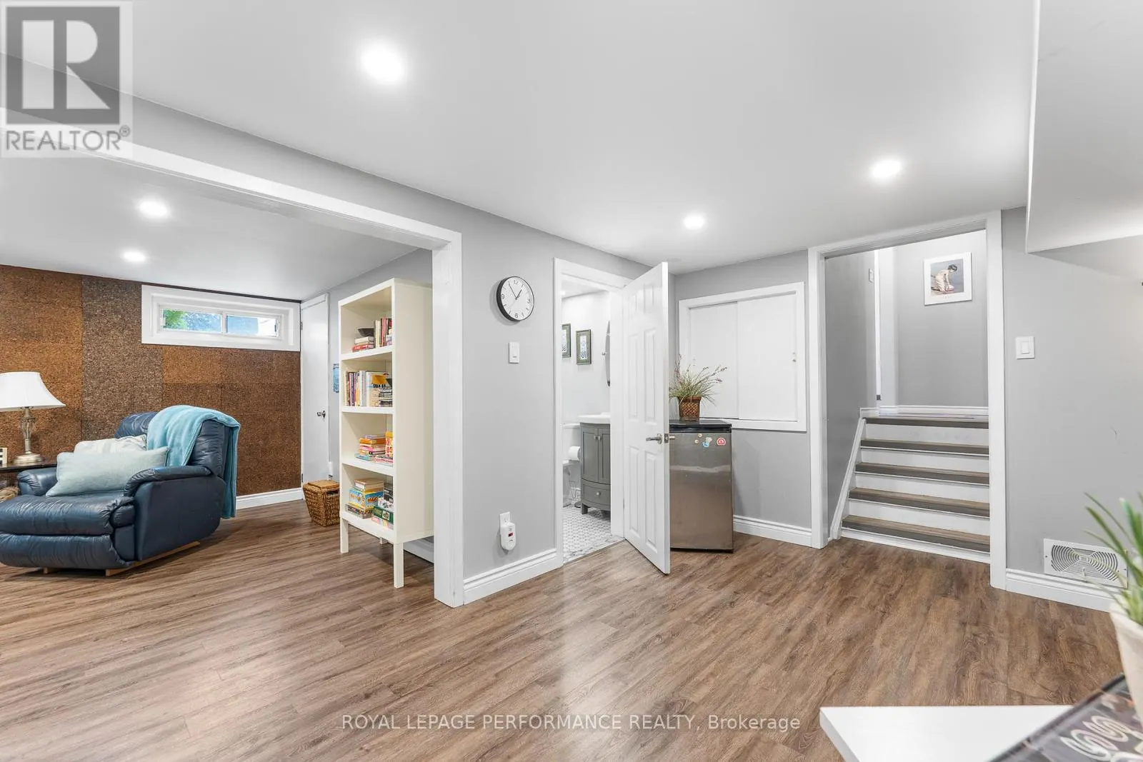 1044 CROMWELL DRIVE