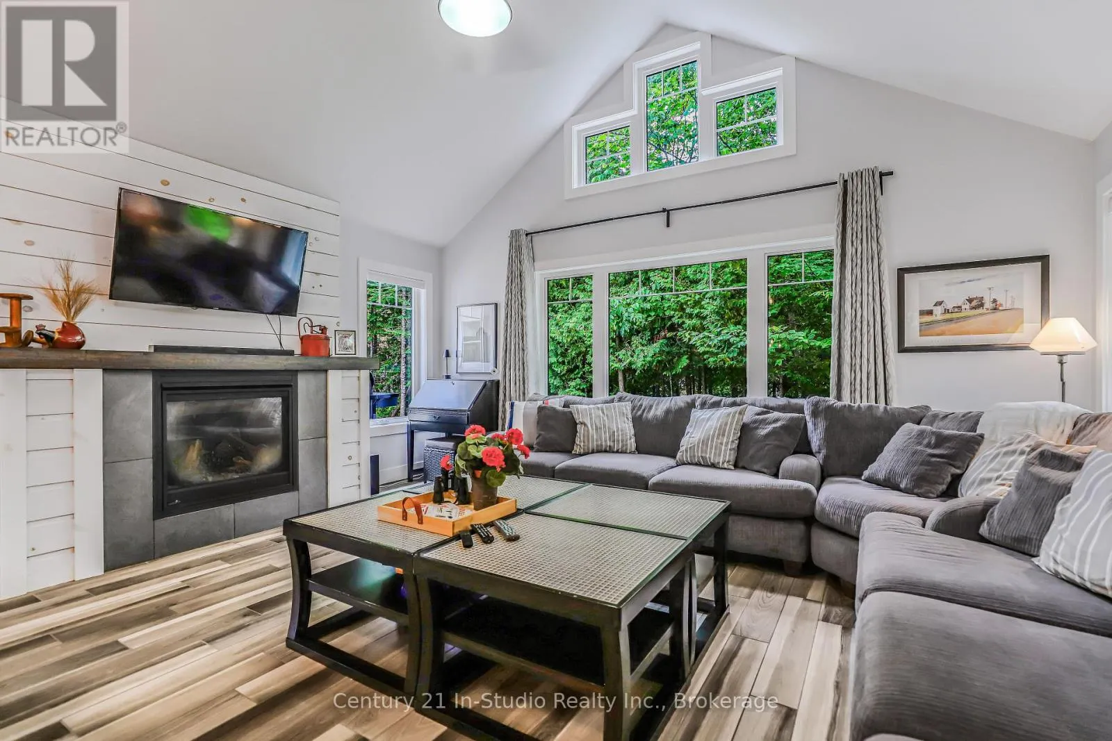 184 LAKEWOOD LANE