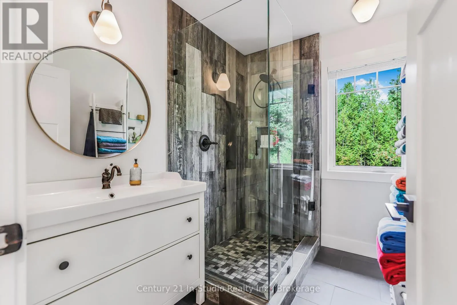 184 LAKEWOOD LANE