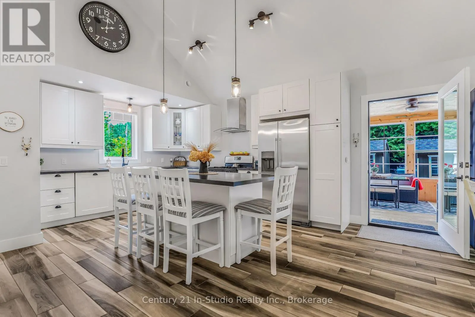 184 LAKEWOOD LANE