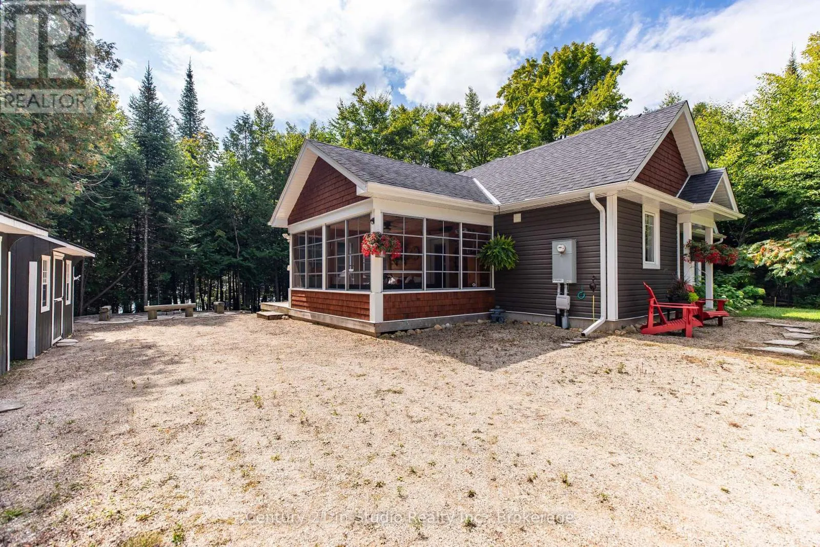 184 LAKEWOOD LANE